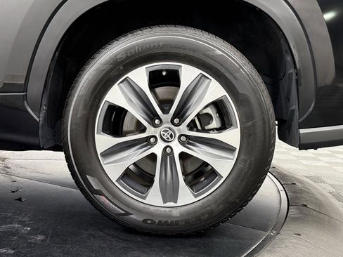 Used 2024 Toyota Highlander XLE image 13