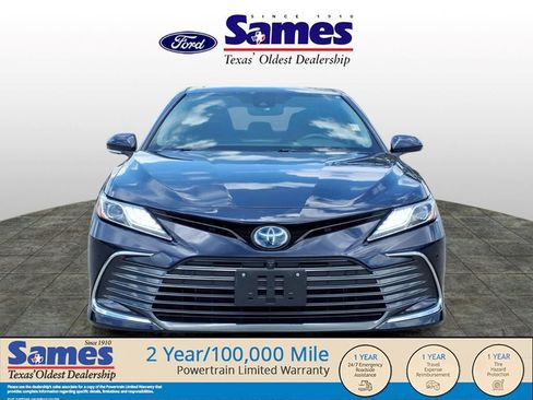 Used 2022 Toyota Camry XLE w/ Navigation Upgrade Package FWD image 8