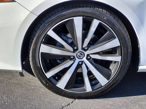 Used 2020 Nissan Altima 2.5 SR FWD image 10