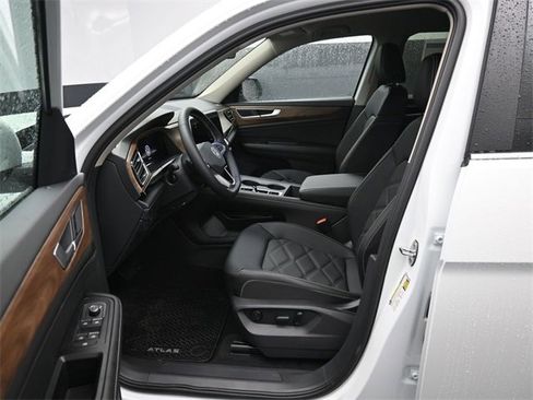 New 2026 Volkswagen Atlas SE image 9