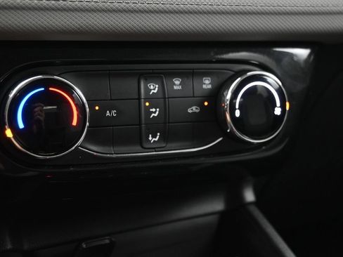 Used 2025 Chevrolet TrailBlazer LT FWD image 24