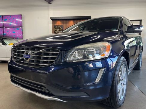 Used 2017 Volvo XC60 T5 Inscription w/ Preferred Option Package FWD image 2