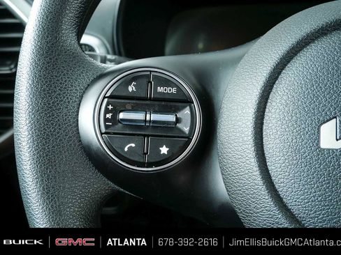 Used 2025 Kia Soul LX FWD image 10