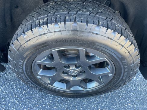 Used 2025 Honda Pilot TrailSport image 6