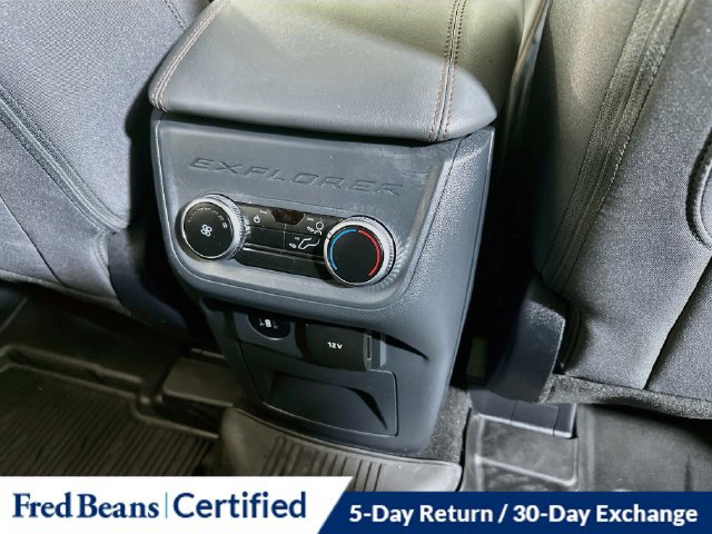 Used 2025 Ford Explorer Active AWD/4WD image 16