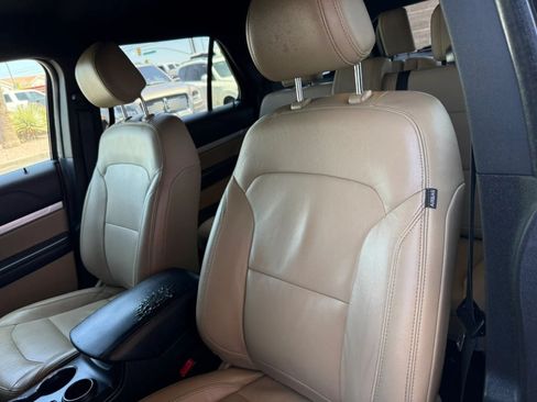 Used 2016 Ford Explorer XLT w/ Equipment Group 202A FWD image 42