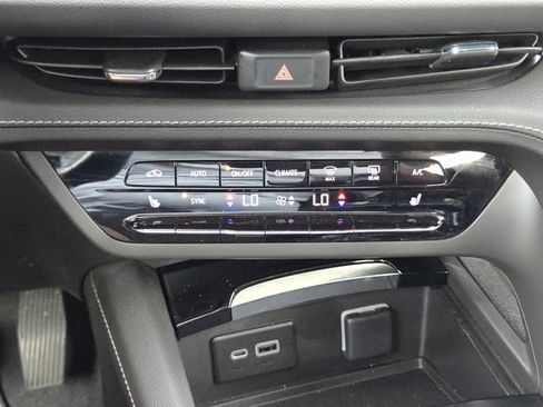 Certified 2022 Buick Envision Preferred FWD image 18