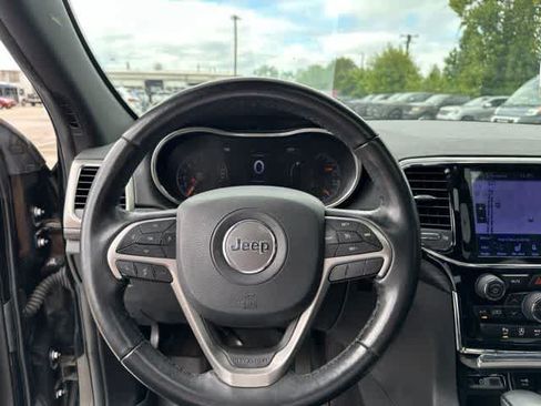 Used 2019 Jeep Grand Cherokee Altitude AWD/4WD image 12