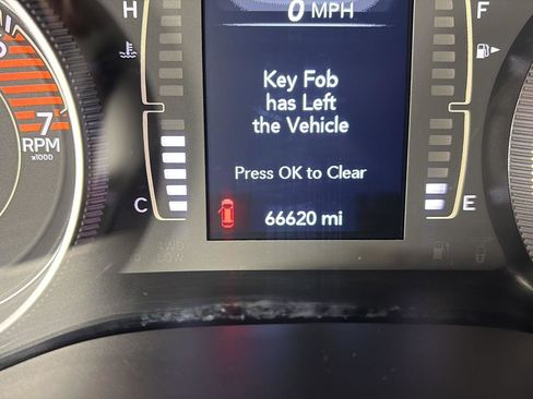 Used 2019 Jeep Cherokee Latitude Plus w/ Comfort/Convenience Group image 39