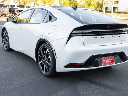 New 2026 Toyota Prius Plug-In Hybrid FWD image 7