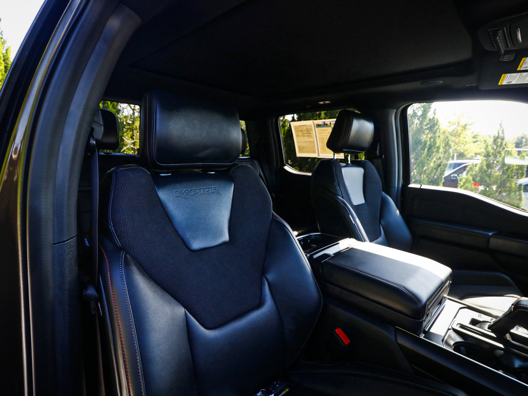 Used 2025 Ford F150 Raptor AWD/4WD image 33