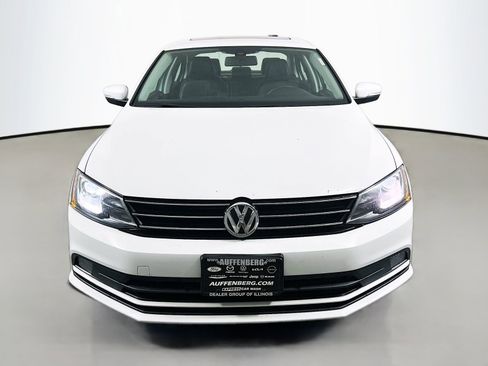 Used 2016 Volkswagen Jetta SEL FWD image 2