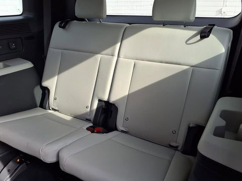 Used 2024 Hyundai Santa Fe Limited FWD image 6
