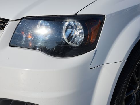 Used 2020 Dodge Grand Caravan GT FWD image 11