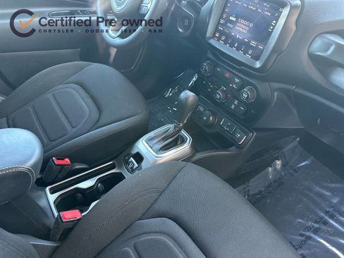 Used 2022 Jeep Renegade Latitude image 17