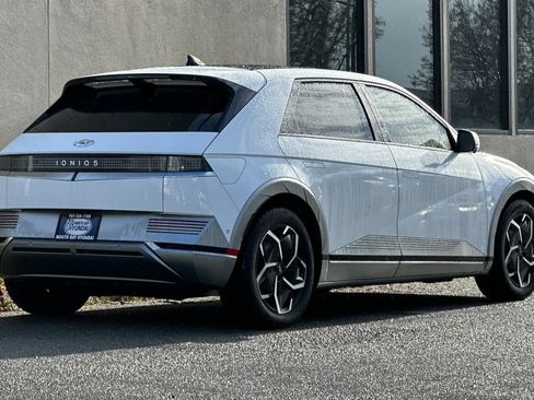 Used 2024 Hyundai Ioniq 5 Limited image 4