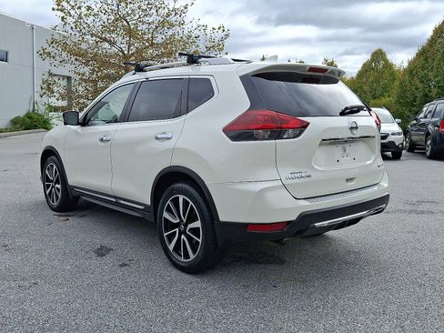 Used 2018 Nissan Rogue SL w/ Premium Package image 4