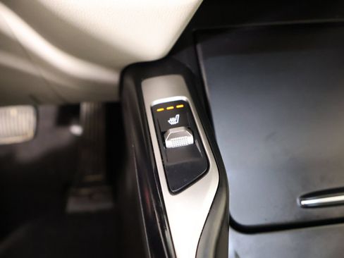Used 2022 Kia Sorento EX w/ Panoramic Sunroof Package FWD image 9