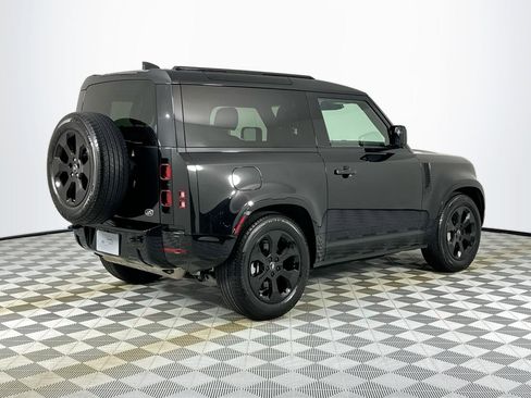 Used 2023 Land Rover Defender 90 X-Dynamic SE image 5