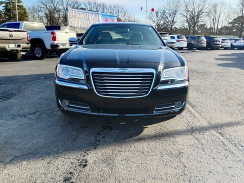 Used 2012 Chrysler 300 Limited image 2