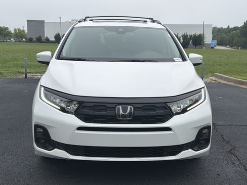 Certified 2026 Honda Odyssey EX-L image 3