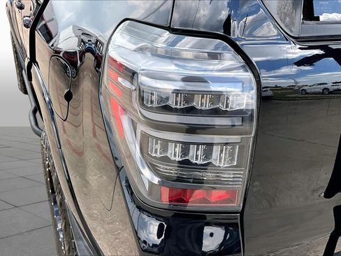 Used 2020 Toyota 4Runner SR5 Premium AWD/4WD image 29
