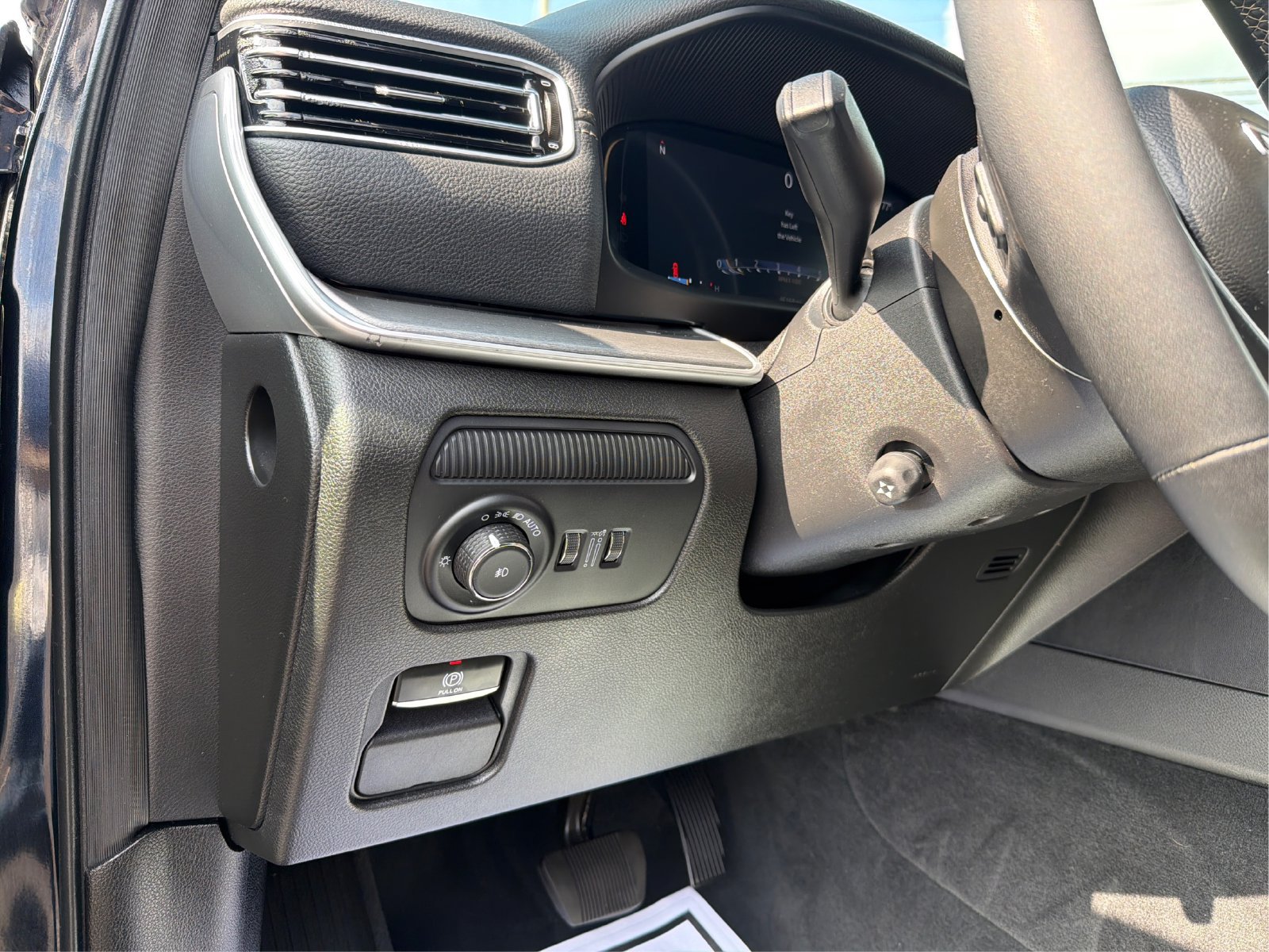 Used 2025 Jeep Wagoneer Series II AWD/4WD image 19