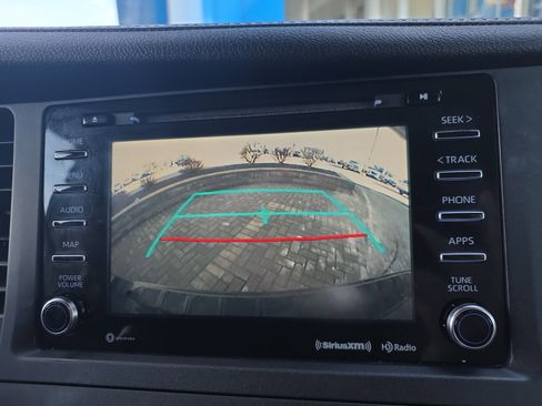 Used 2018 Toyota Sienna XLE Premium image 25