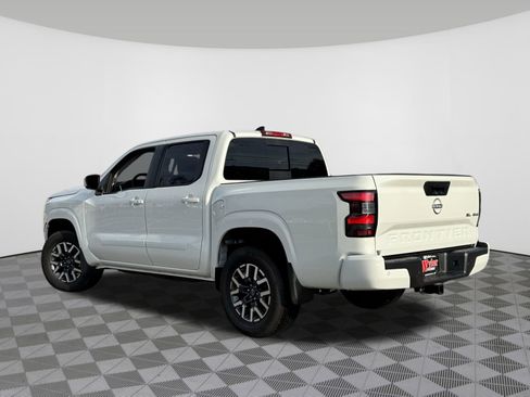 Used 2024 Nissan Frontier SL w/ Technology Package image 17