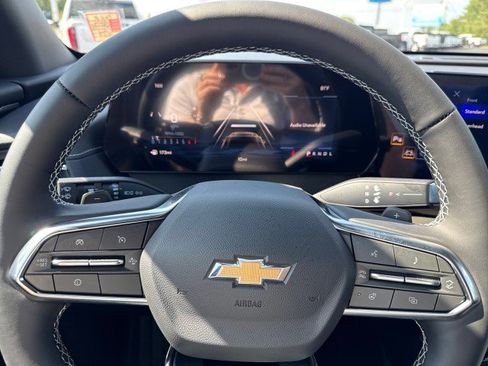 New 2026 Chevrolet Traverse LT w/ Driver Confidence Package FWD image 31