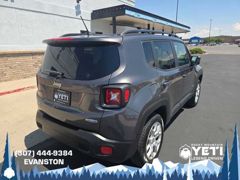 Used 2017 Jeep Renegade Latitude w/ Cold Weather Group AWD/4WD image 3