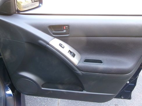 Used 2006 Pontiac Vibe w/ Security Package image 20