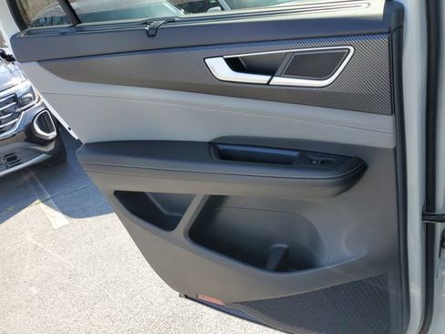 New 2026 Volkswagen Atlas Cross Sport SEL R-Line image 13