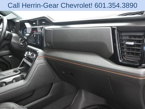 Used 2024 GMC Sierra 2500 AT4 w/ AT4 Premium Plus Package AWD/4WD image 26