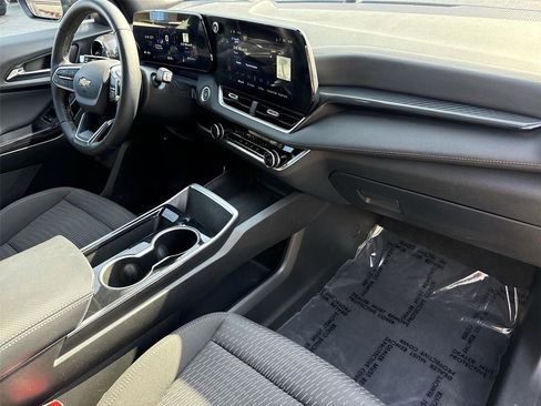 Used 2025 Chevrolet Equinox LT image 26