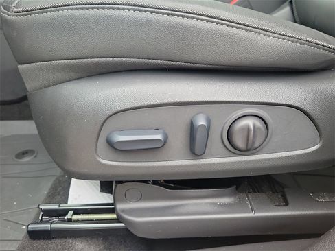 Used 2023 Buick Encore GX Essence w/ Experience Buick Package image 17