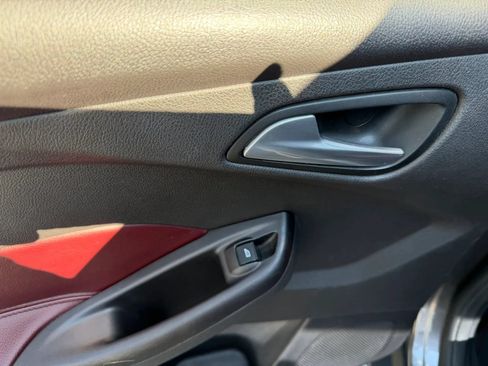 Used 2014 Ford Focus SE w/ Equipment Group 201A FWD image 18
