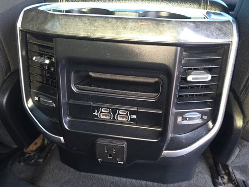 Used 2019 RAM 1500 Big Horn AWD/4WD image 18
