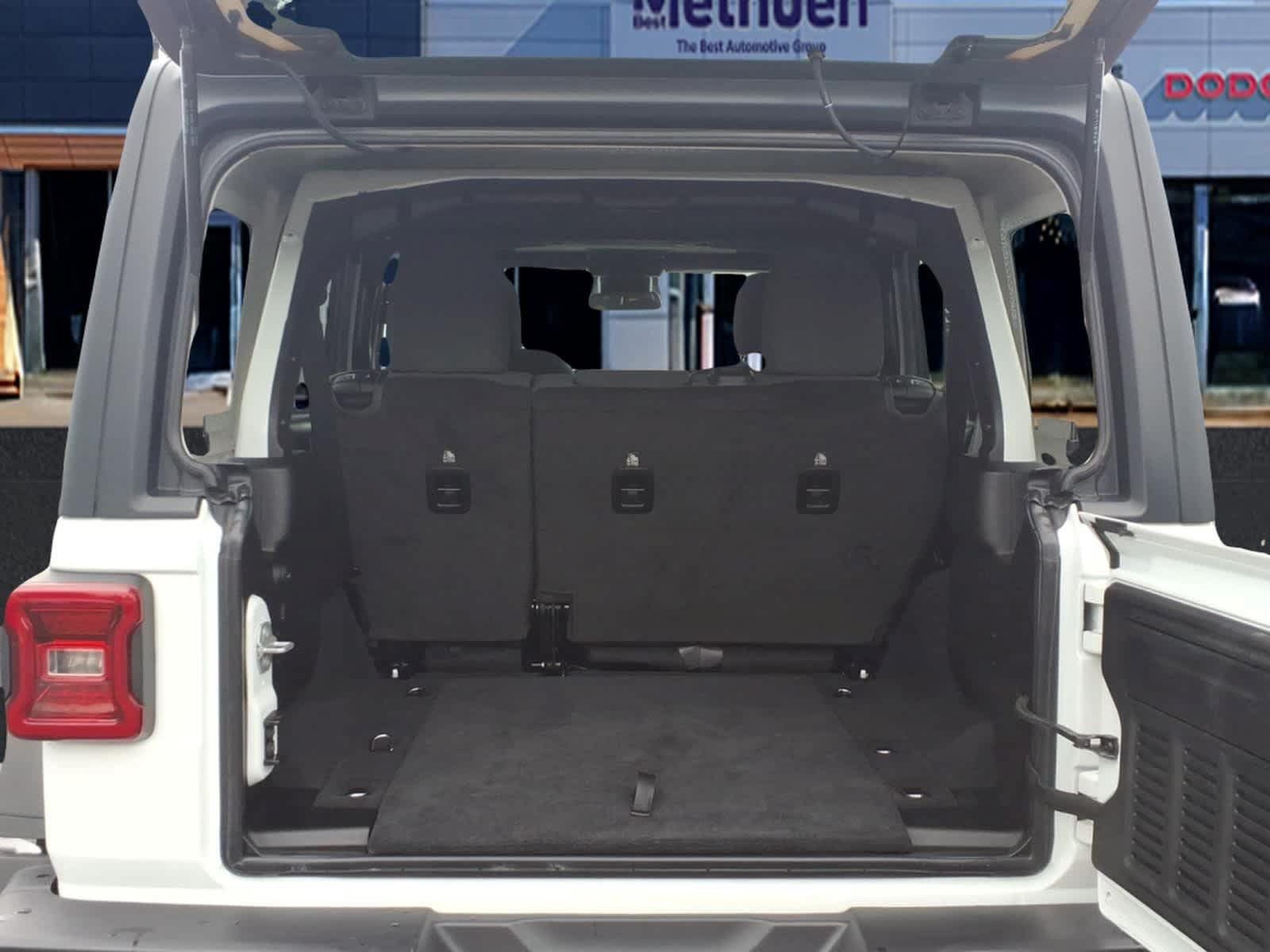 Used 2026 Jeep Wrangler Unlimited Rubicon AWD/4WD image 6