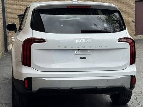 Used 2024 Kia Telluride LX FWD image 16