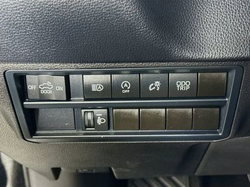 Certified 2025 Toyota Tundra SR5 AWD/4WD image 10