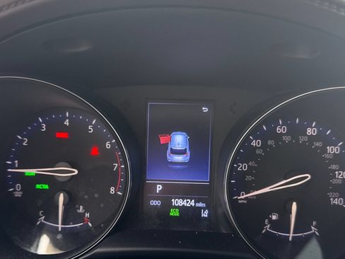 Used 2019 Toyota C-HR Limited FWD image 11