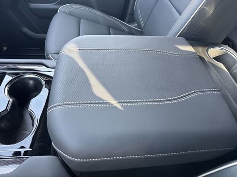 New 2026 GMC Yukon XL Elevation image 21