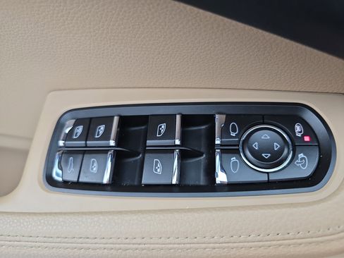 Used 2021 Porsche Macan image 28