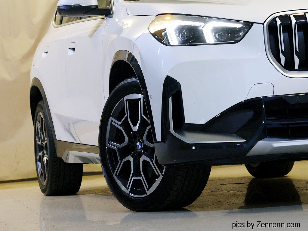 Certified 2026 BMW X1 xDrive28i AWD/4WD image 4