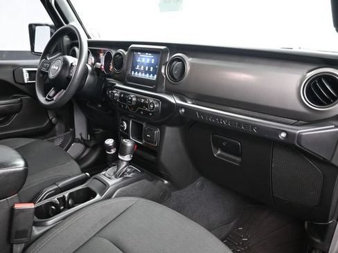 Used 2022 Jeep Wrangler Sport AWD/4WD image 10