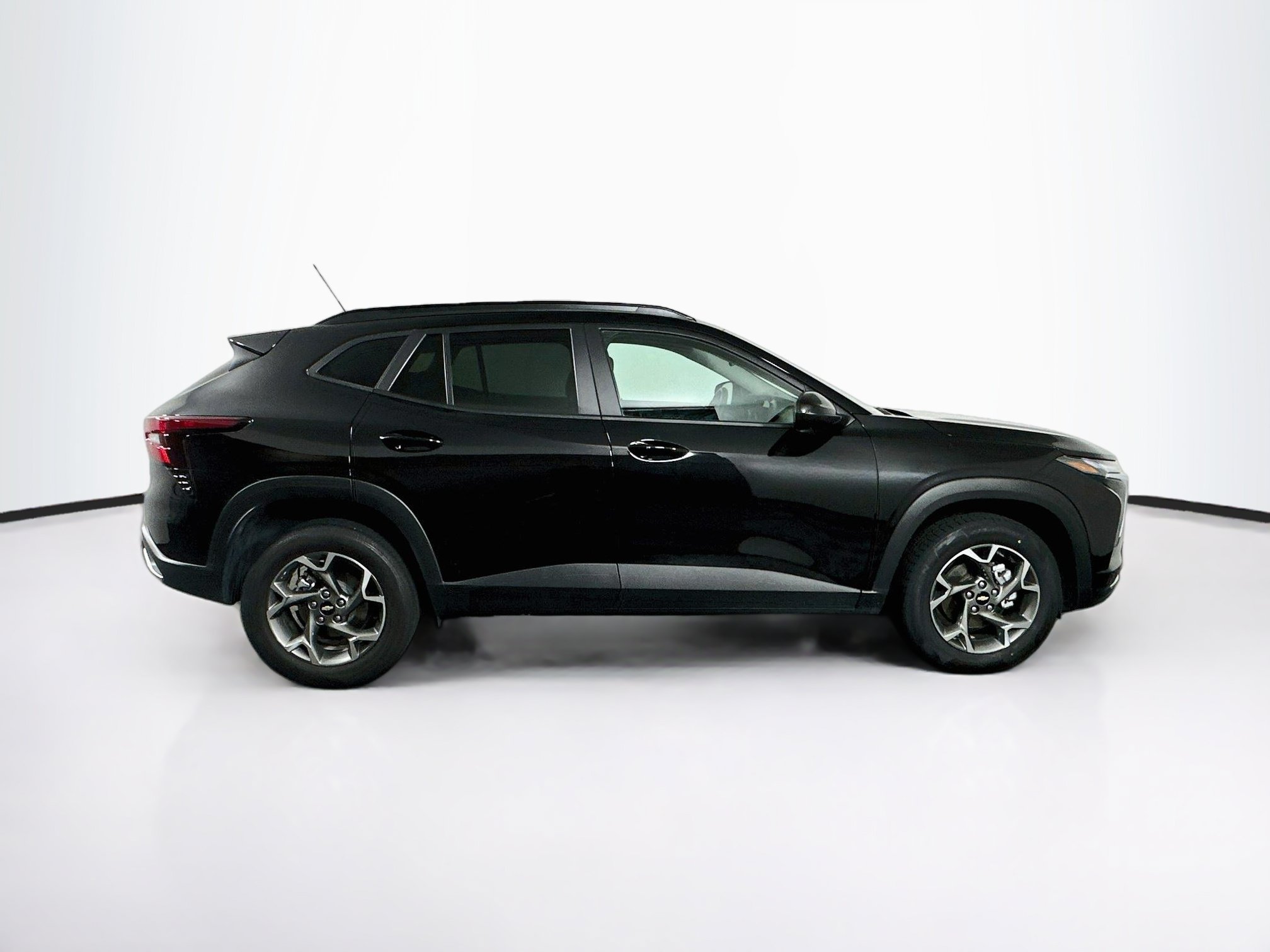 Used 2025 Chevrolet Trax LT w/ LT Convenience Package FWD image 10