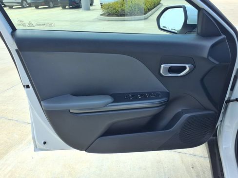 Used 2025 Kia K4 FWD image 13