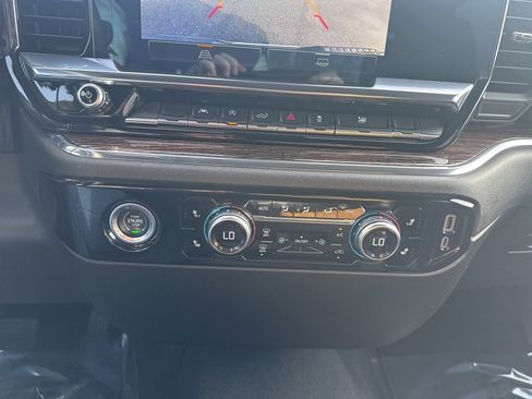 Used 2024 GMC Sierra 1500 SLE image 18