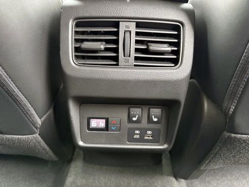 Used 2023 Nissan Rogue Platinum w/ Platinum Premium Package image 19